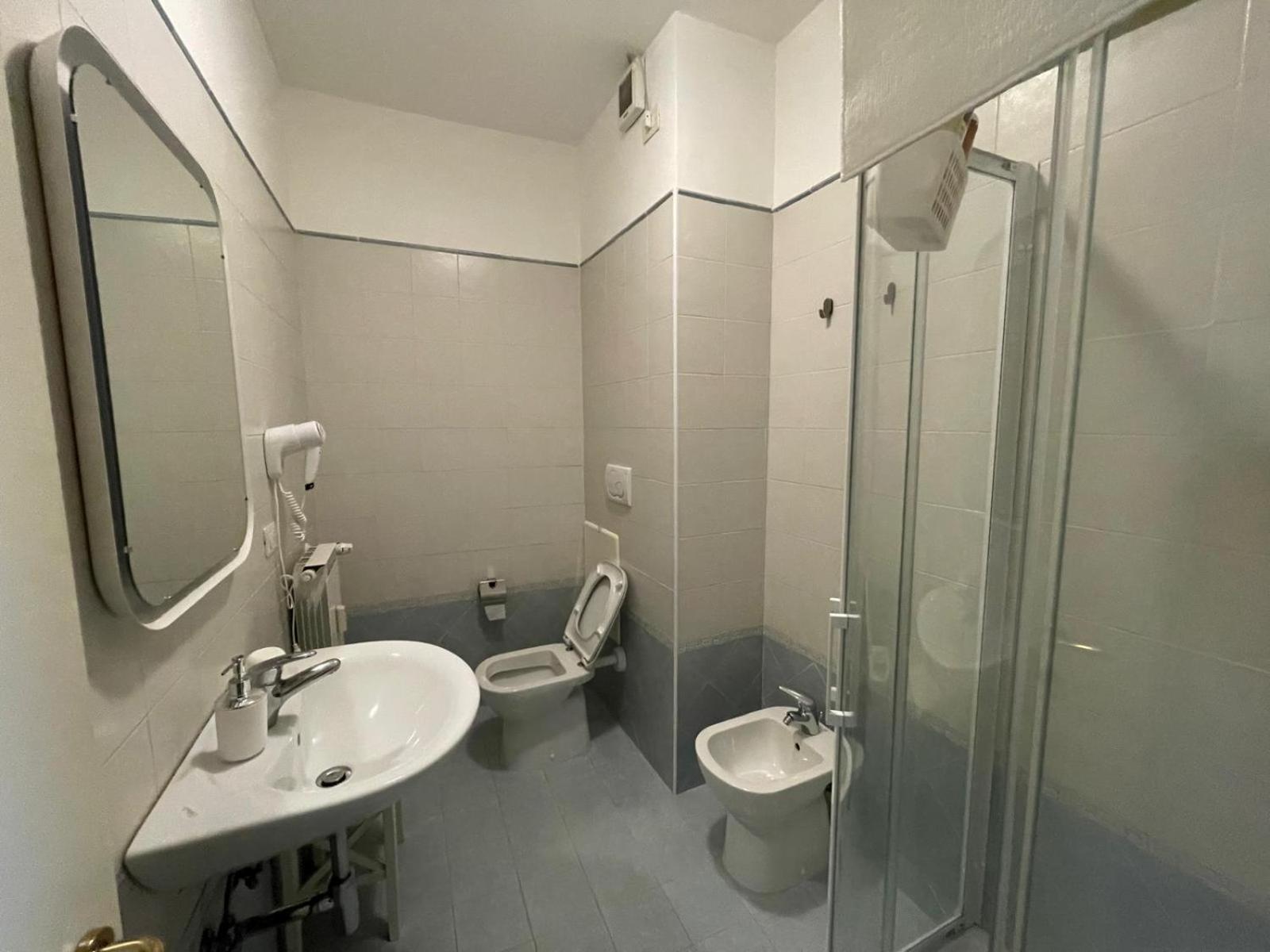 Queen Train Station Noemi & Angel Apartamento