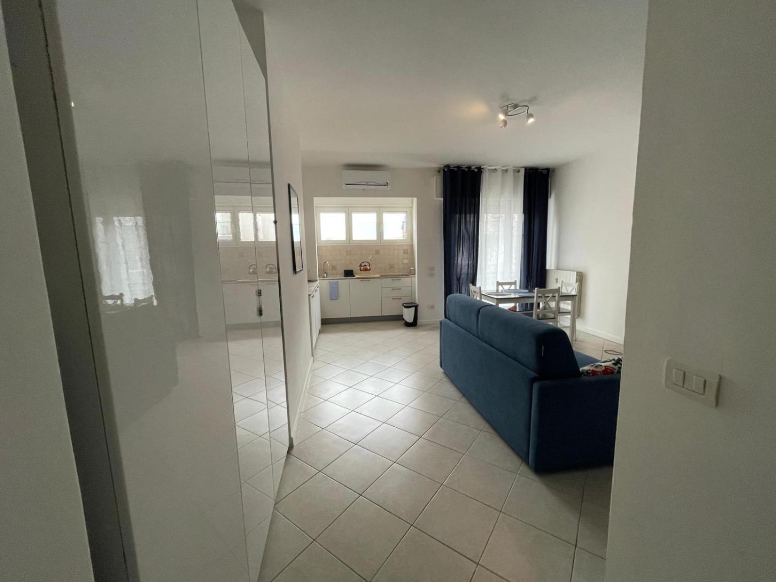 Queen Train Station Noemi & Angel Apartamento *